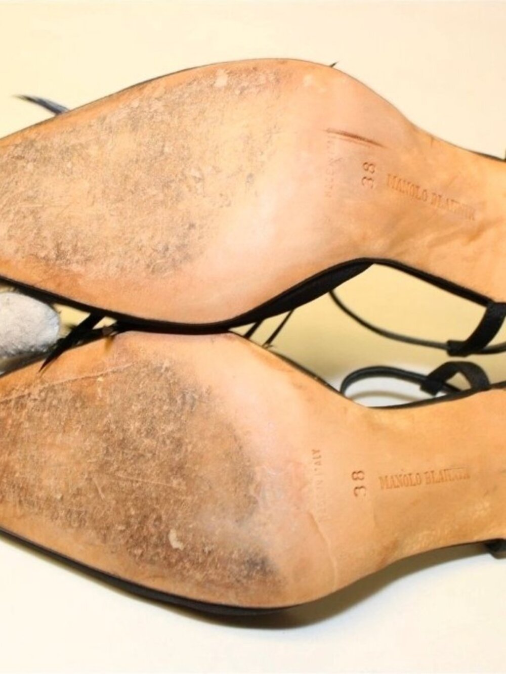 Manolo Blahnik Black Feather Heels 8 - Picture 10 of 11